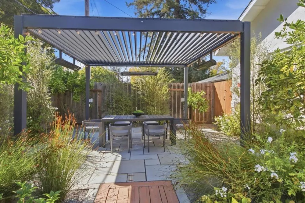 3494 Hoover Street Redwood City, CA 94063