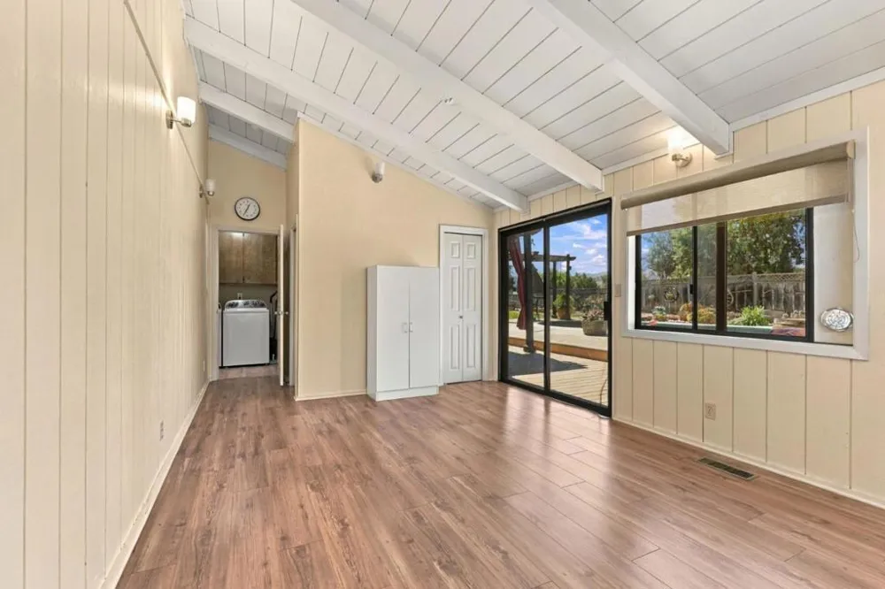 400 Donald Drive Hollister, CA 95023