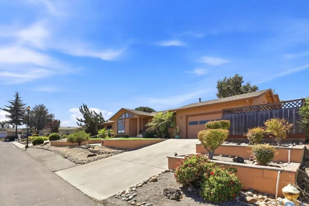 400 Donald Drive Hollister, CA 95023