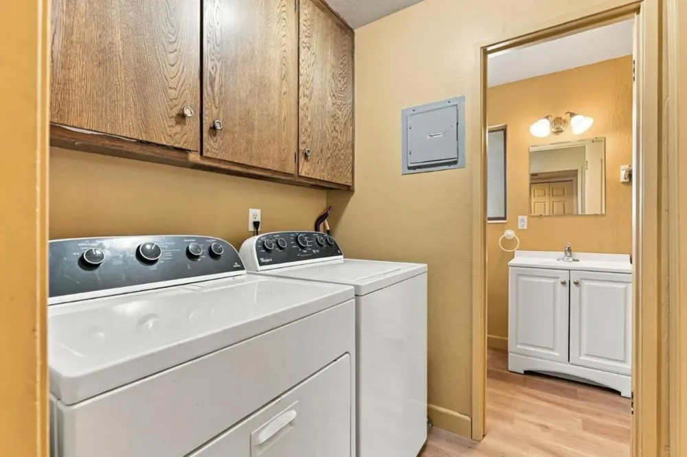 400 Donald Drive Hollister, CA 95023