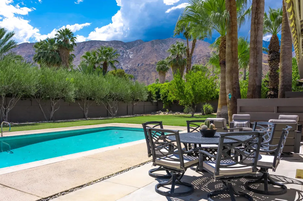 355 W Chino Canyon Road Palm Springs, CA 92262