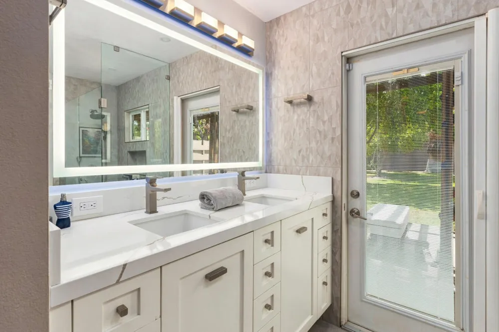 355 W Chino Canyon Road Palm Springs, CA 92262