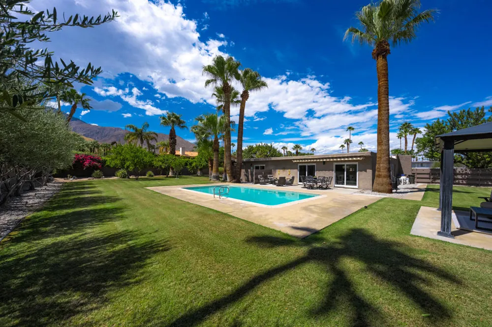 355 W Chino Canyon Road Palm Springs, CA 92262