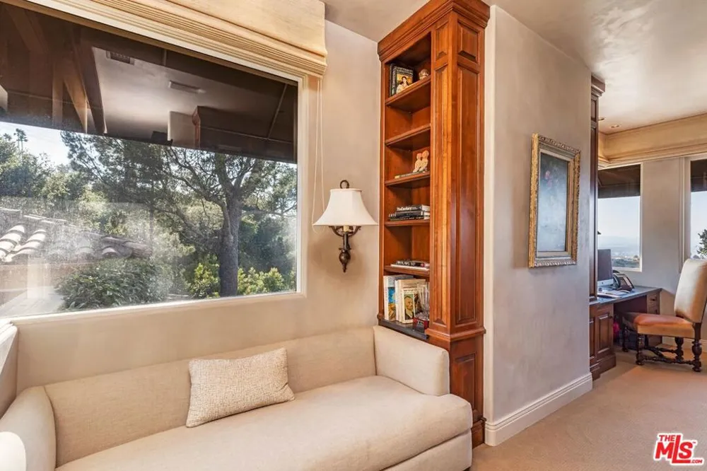 14701 Mulholland Drive Los Angeles, CA 90077