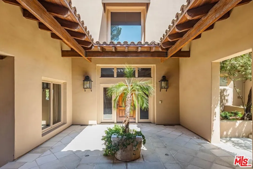 14701 Mulholland Drive Los Angeles, CA 90077