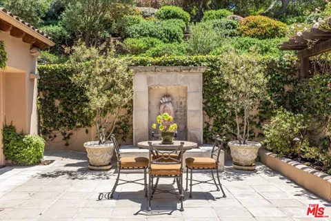 14701 Mulholland Drive