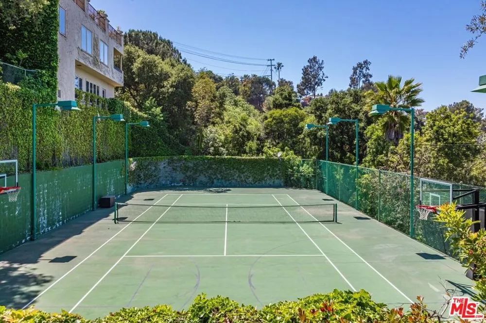 14701 Mulholland Drive Los Angeles, CA 90077