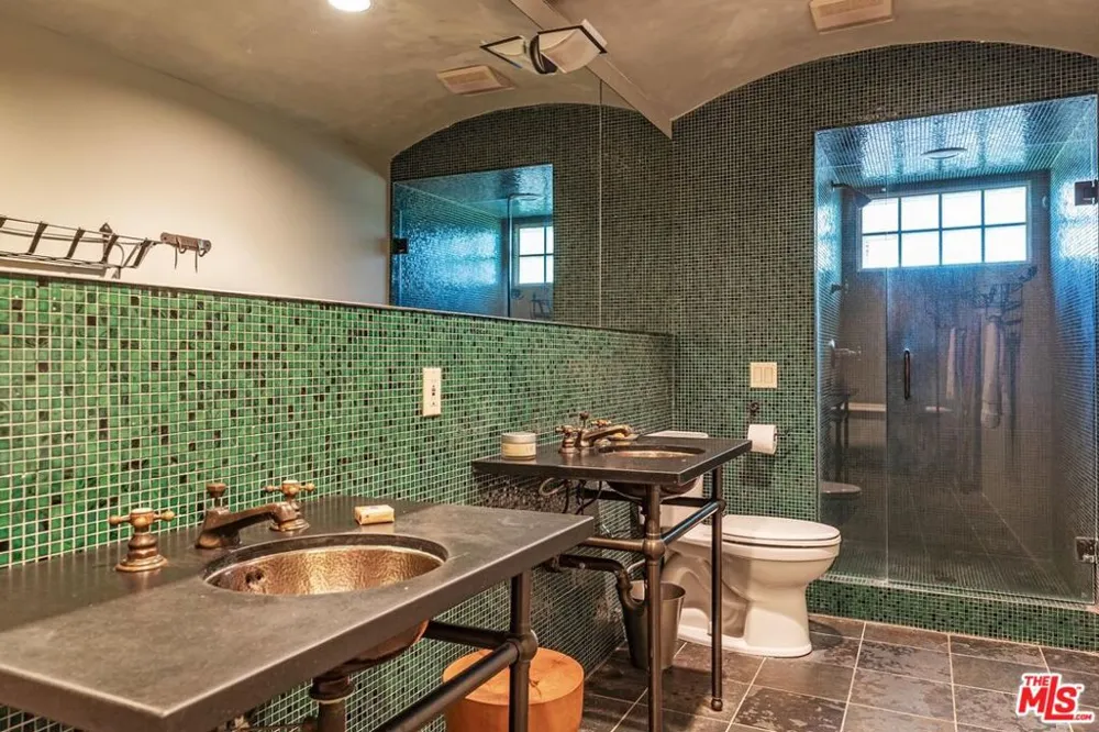 14701 Mulholland Drive Los Angeles, CA 90077