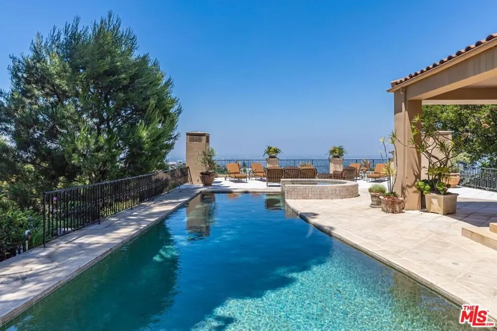 14701 Mulholland Drive Los Angeles, CA 90077