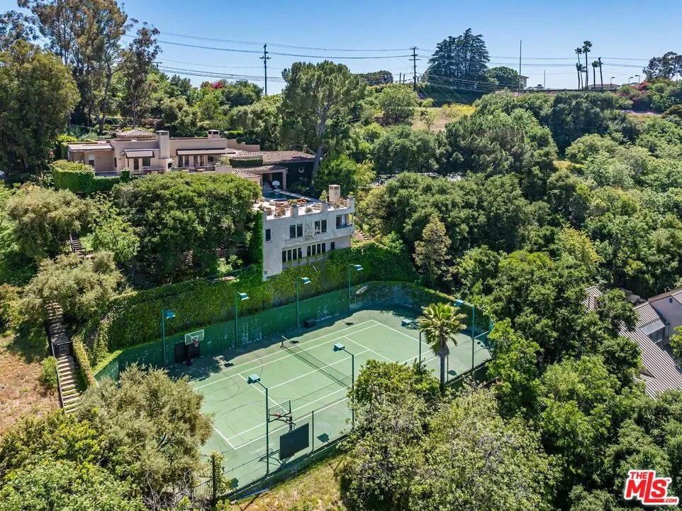 14701 Mulholland Drive Los Angeles, CA 90077