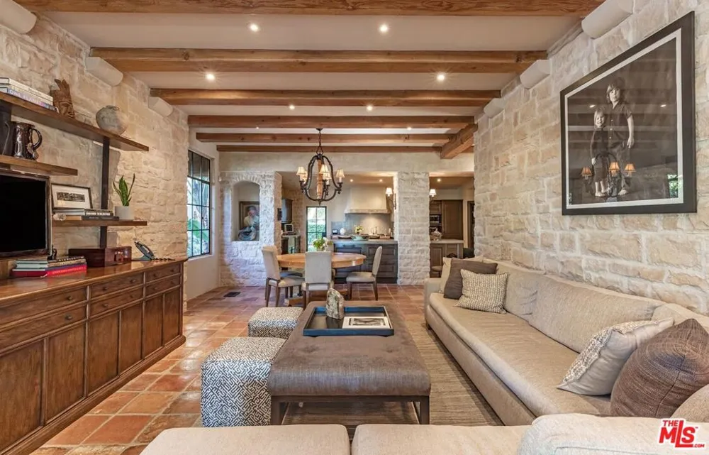 14701 Mulholland Drive Los Angeles, CA 90077