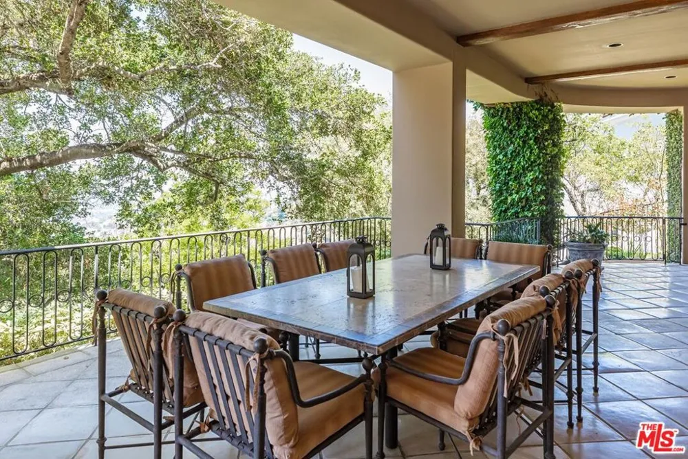 14701 Mulholland Drive Los Angeles, CA 90077