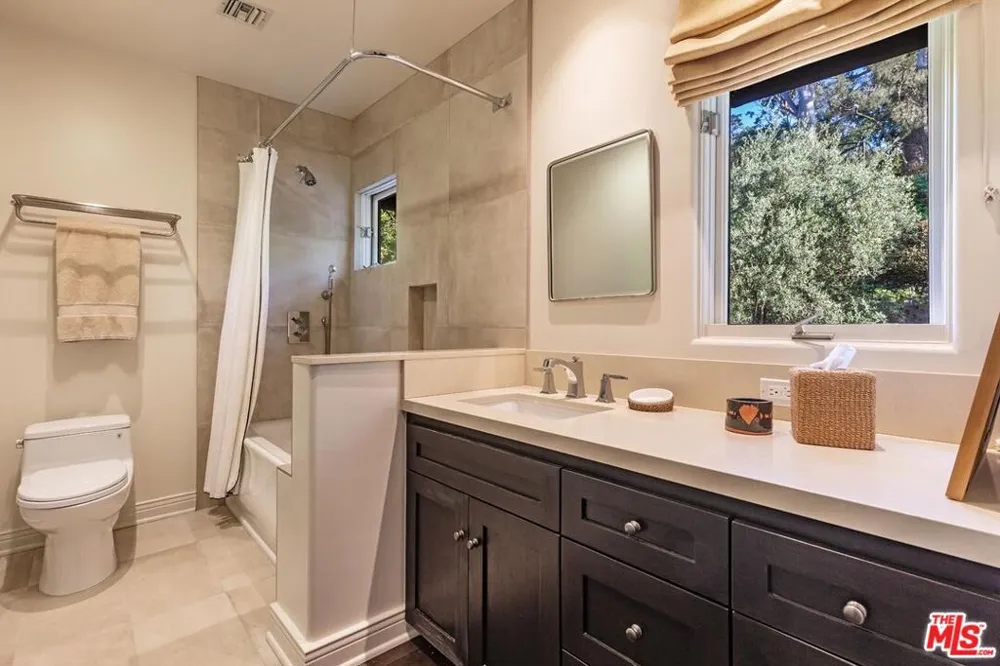 14701 Mulholland Drive Los Angeles, CA 90077