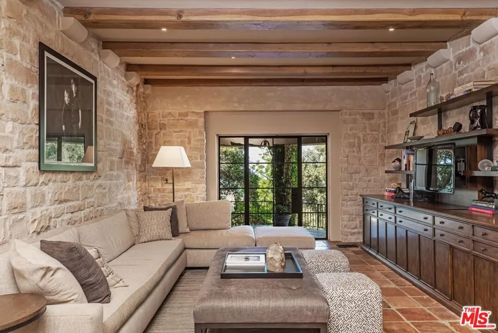 14701 Mulholland Drive Los Angeles, CA 90077