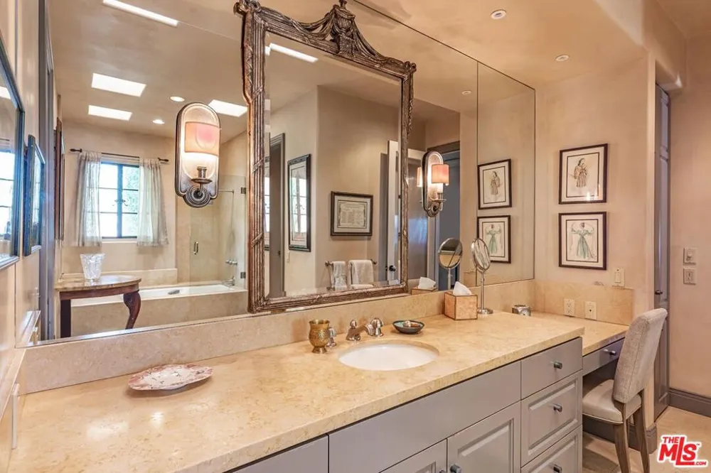 14701 Mulholland Drive Los Angeles, CA 90077