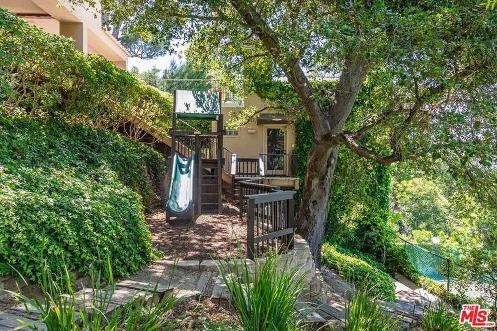14701 Mulholland Drive Los Angeles, CA 90077