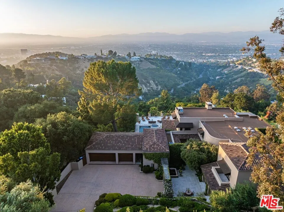 14701 Mulholland Drive Los Angeles, CA 90077