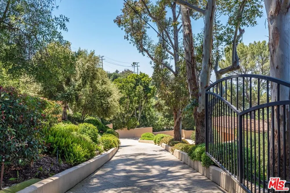 14701 Mulholland Drive Los Angeles, CA 90077