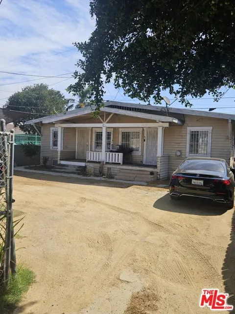 4044 Woodlawn Avenue