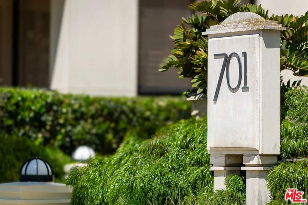 701 Ocean Avenue #301 Santa Monica, CA 90402