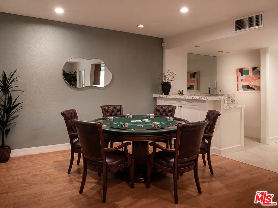 701 Ocean Avenue #301 Santa Monica, CA 90402
