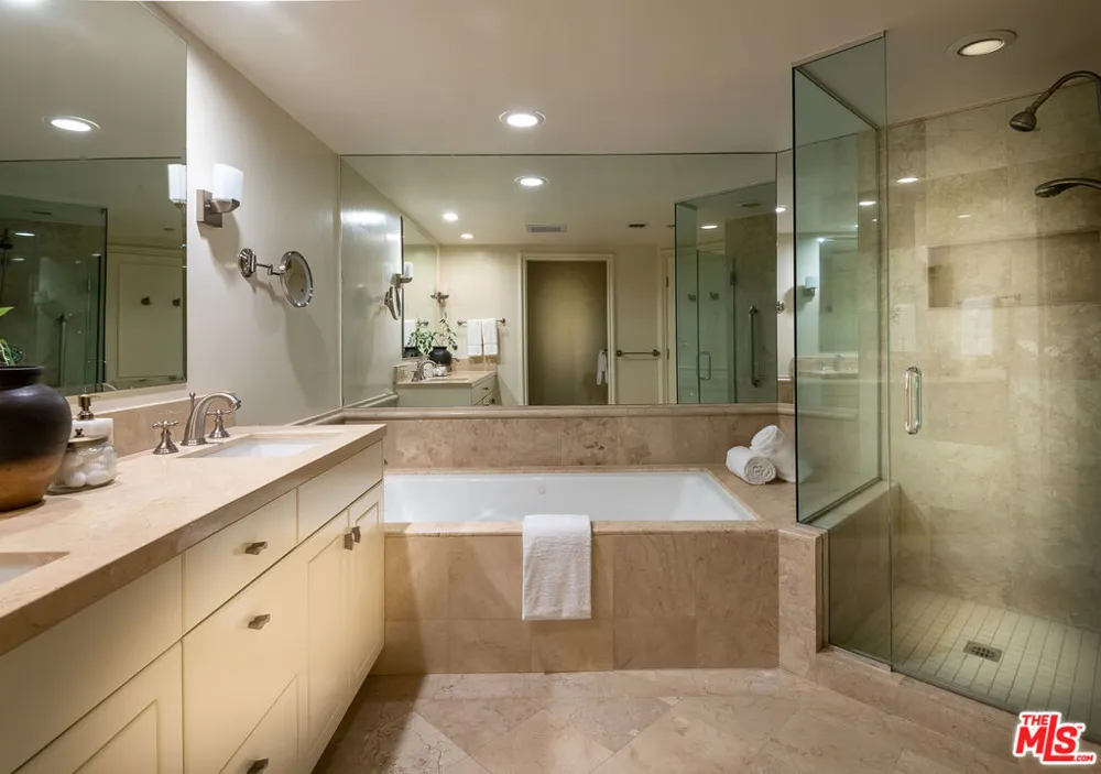 701 Ocean Avenue #301 Santa Monica, CA 90402