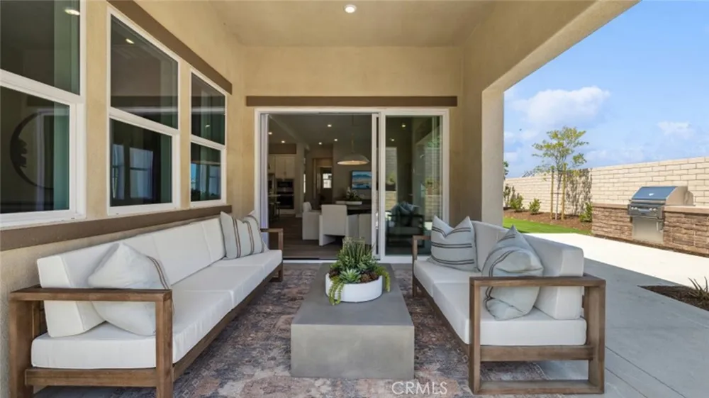 25560 Camino Canoa Valencia, CA 91354