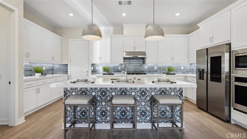25560 Camino Canoa Valencia, CA 91354
