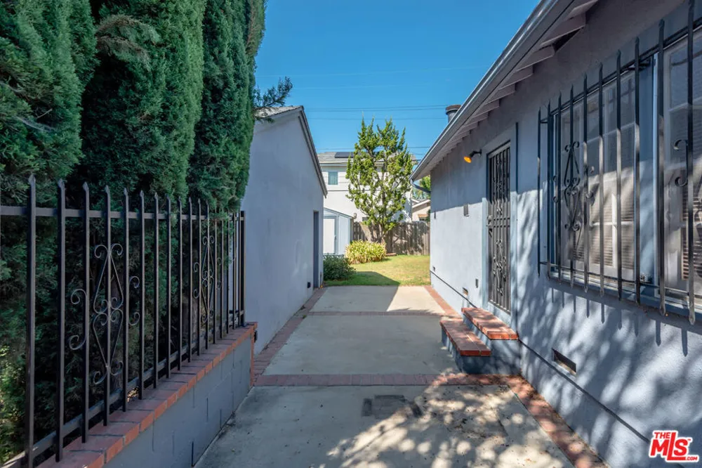 5031 Nagle Avenue Los Angeles, CA 91423
