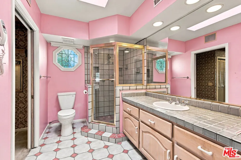 5031 Nagle Avenue Los Angeles, CA 91423