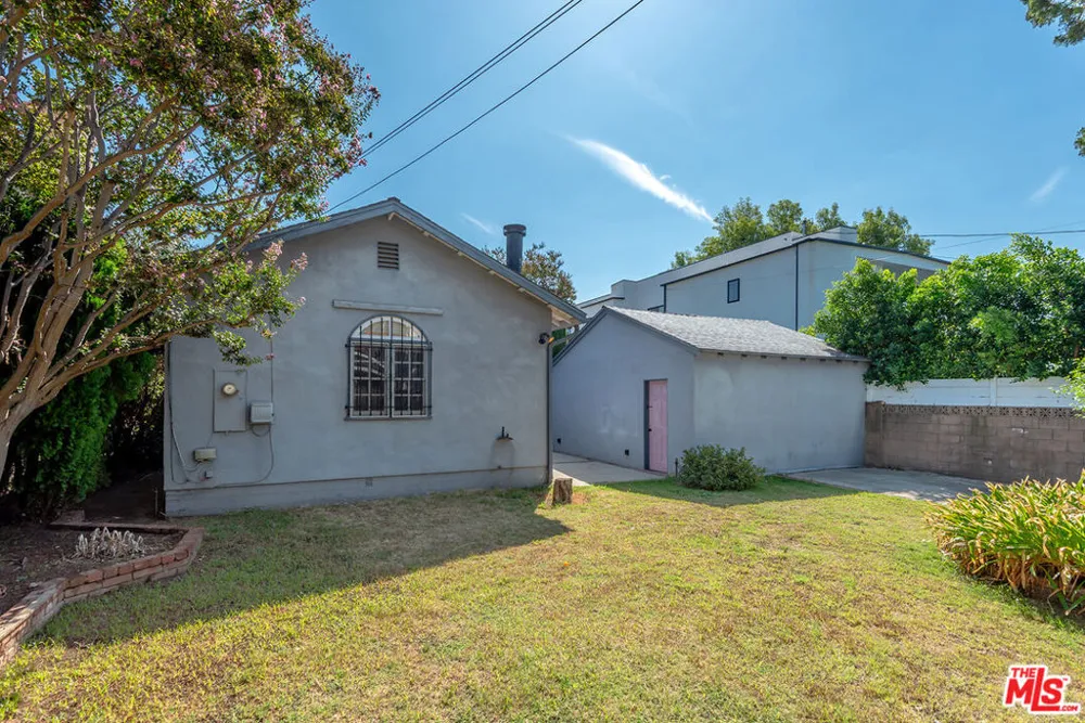 5031 Nagle Avenue Los Angeles, CA 91423