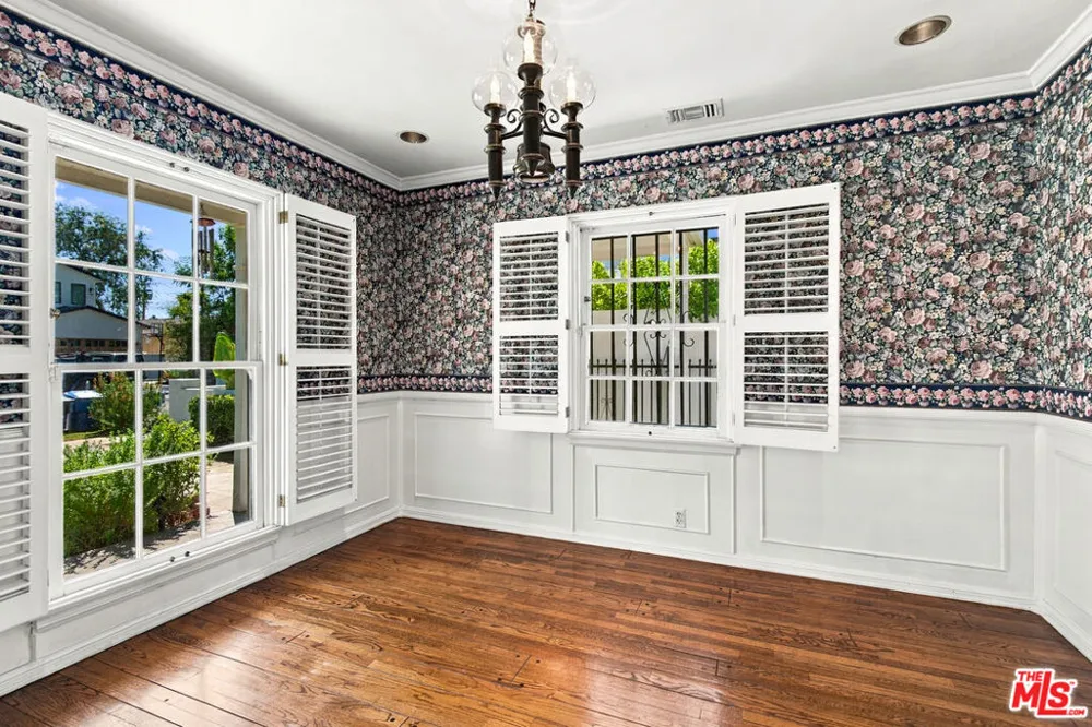 5031 Nagle Avenue Los Angeles, CA 91423