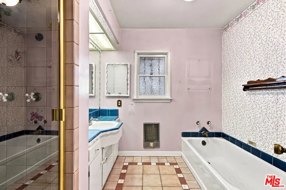 5031 Nagle Avenue Los Angeles, CA 91423