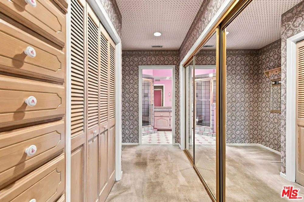 5031 Nagle Avenue Los Angeles, CA 91423