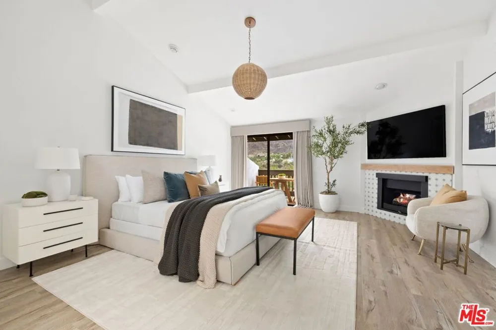 1618 Michael Lane Los Angeles, CA 90272