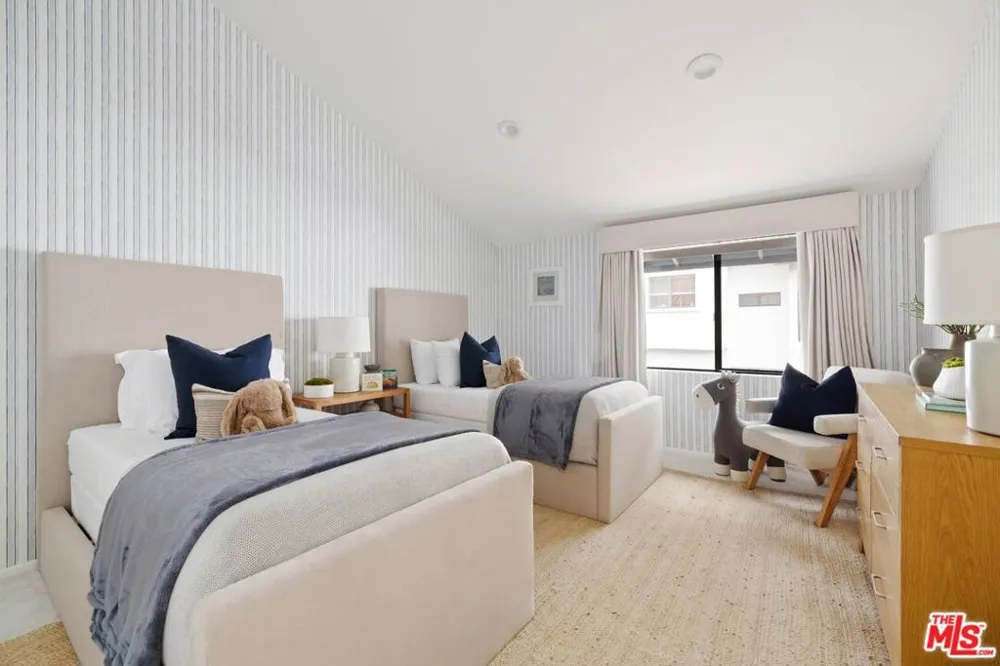 1618 Michael Lane Los Angeles, CA 90272