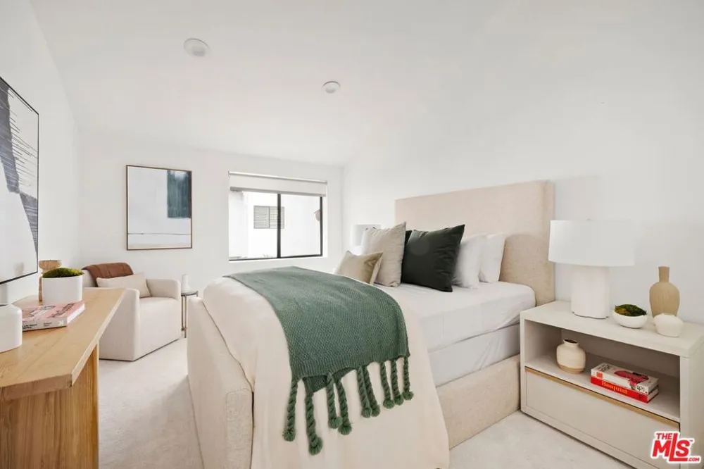 1618 Michael Lane Los Angeles, CA 90272