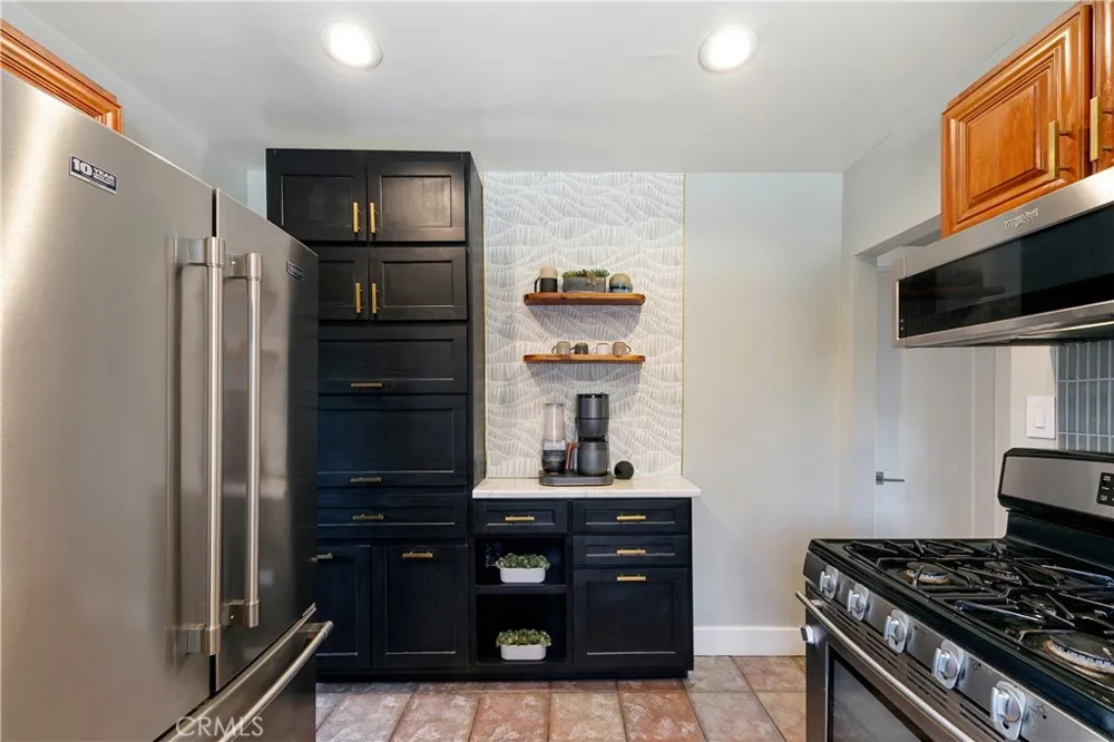 719 Columbia Place Torrance, CA 90501