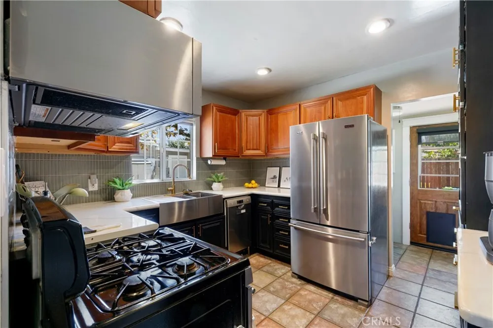 719 Columbia Place Torrance, CA 90501