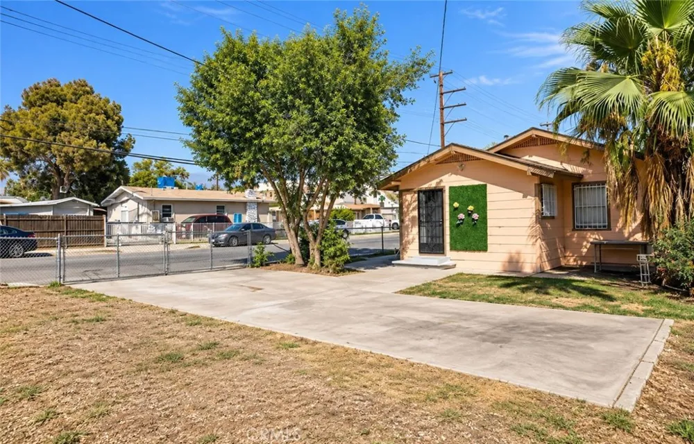 1298 Acacia San Bernardino, CA 92405