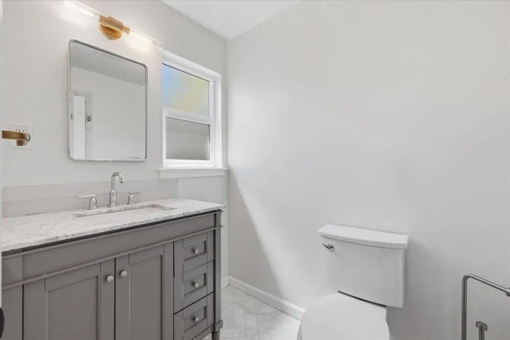 653 San Benito Avenue Menlo Park, CA 94025