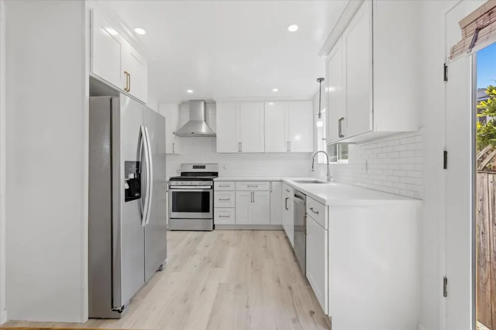 653 San Benito Avenue Menlo Park, CA 94025