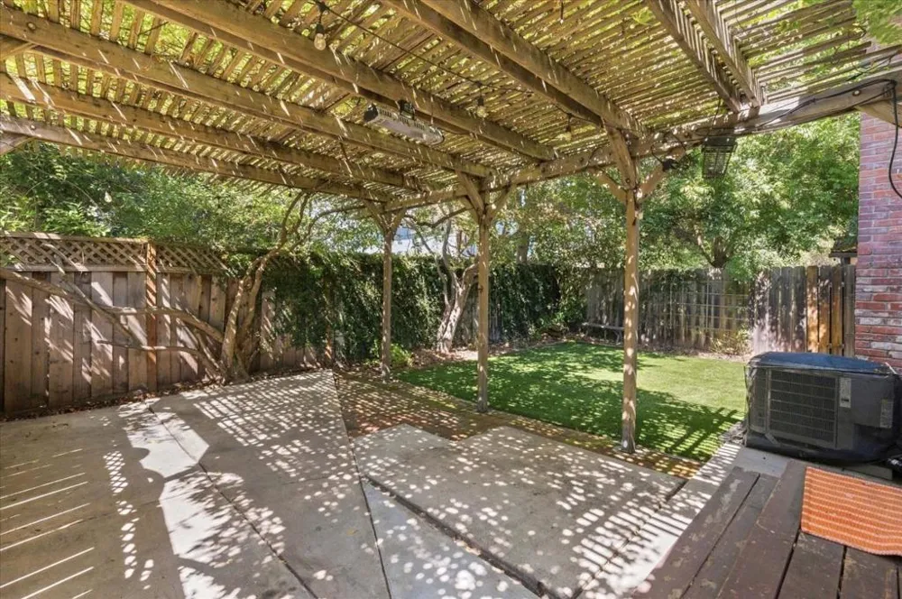 653 San Benito Avenue Menlo Park, CA 94025