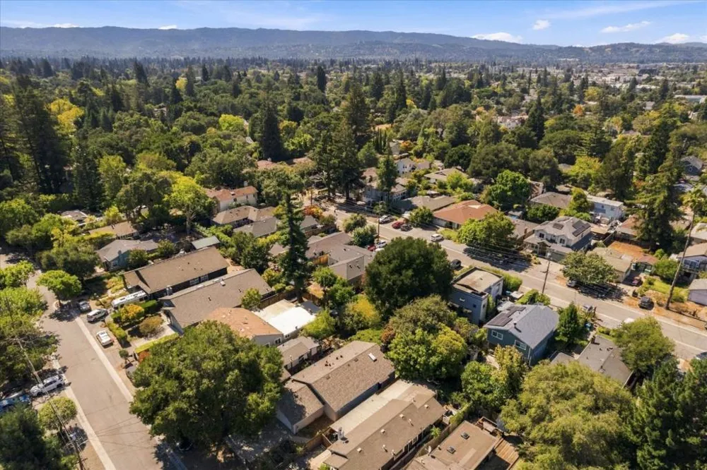 653 San Benito Avenue Menlo Park, CA 94025