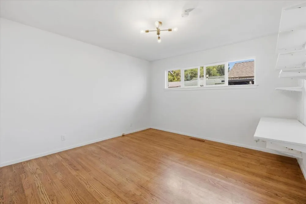 653 San Benito Avenue Menlo Park, CA 94025