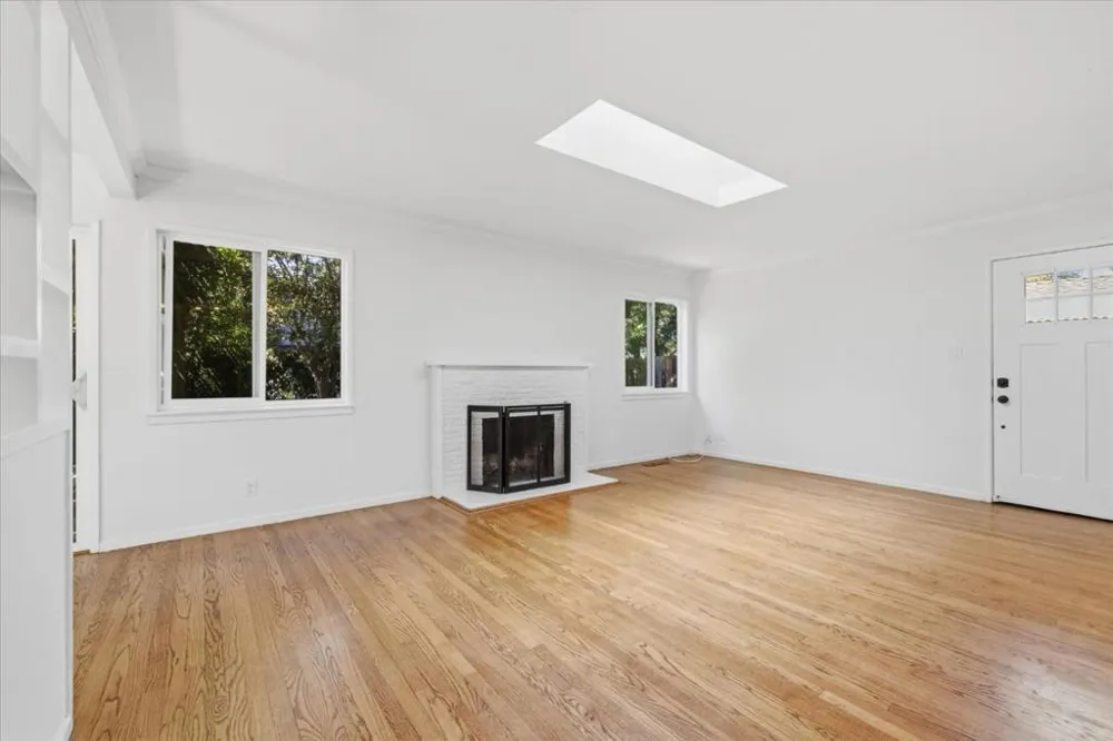 653 San Benito Avenue Menlo Park, CA 94025