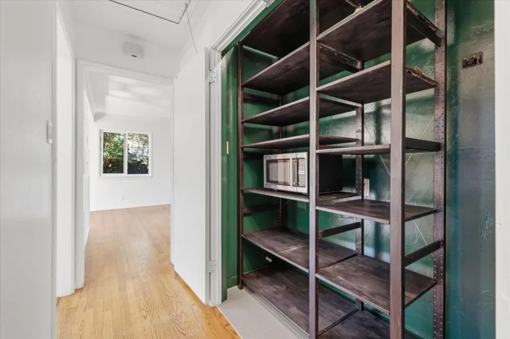 653 San Benito Avenue Menlo Park, CA 94025