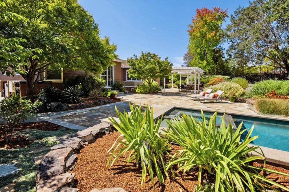 1273 Windimer Drive Los Altos, CA 94024