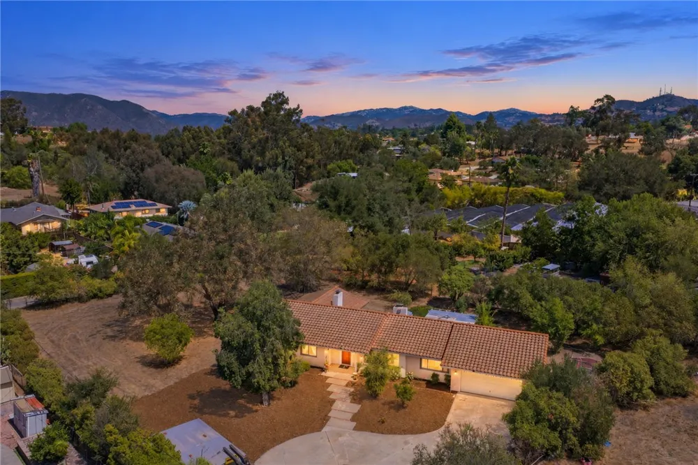 1732 E Mission Road Fallbrook, CA 92028
