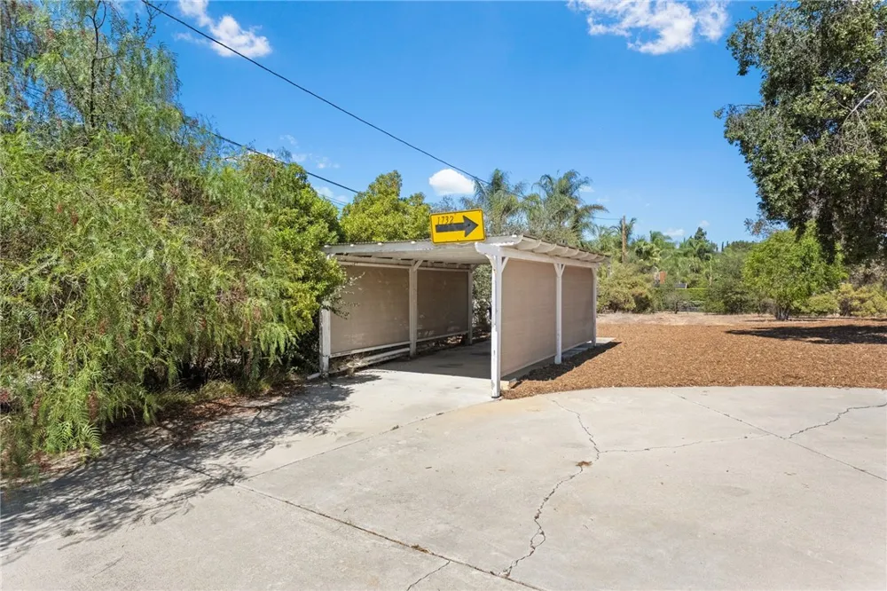 1732 E Mission Road Fallbrook, CA 92028